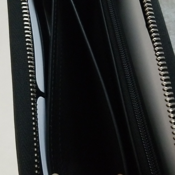 New Gucci Guccy Script Zip-Around Wallet - Picture 10 of 16